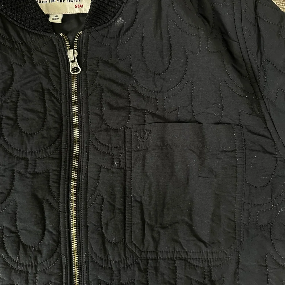 True Religion Bomber Jacket Black Quilted Horseshoe Logo‎ Men's Large